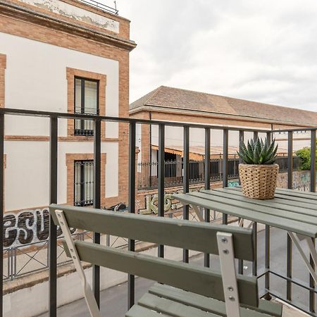 Isg Apartments Becquer Free Parking Inside The Building Sevilla Bagian luar foto