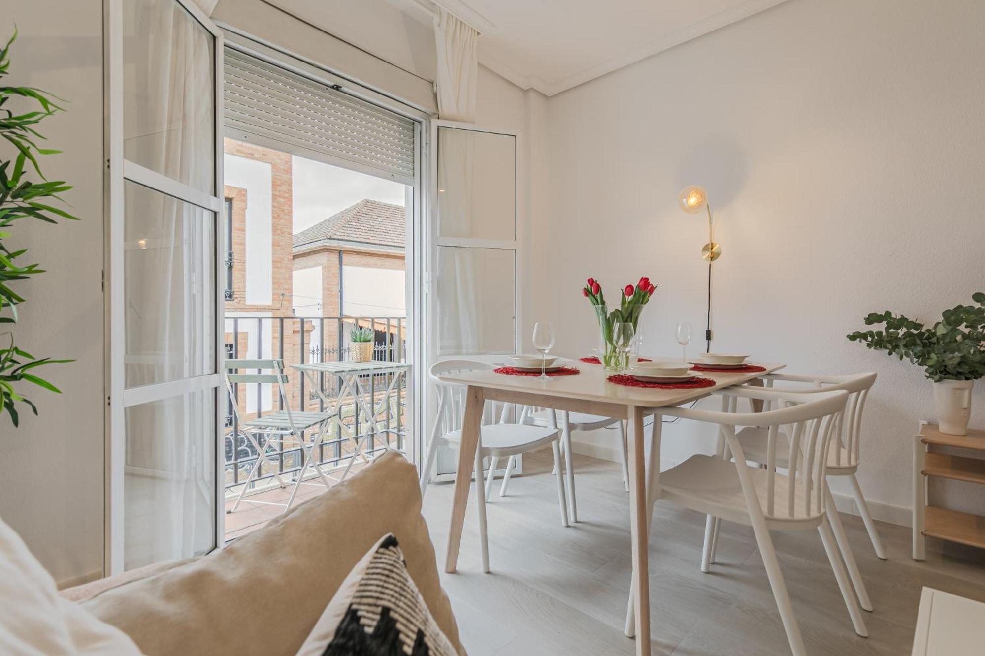 Isg Apartments Becquer Free Parking Inside The Building Sevilla Bagian luar foto