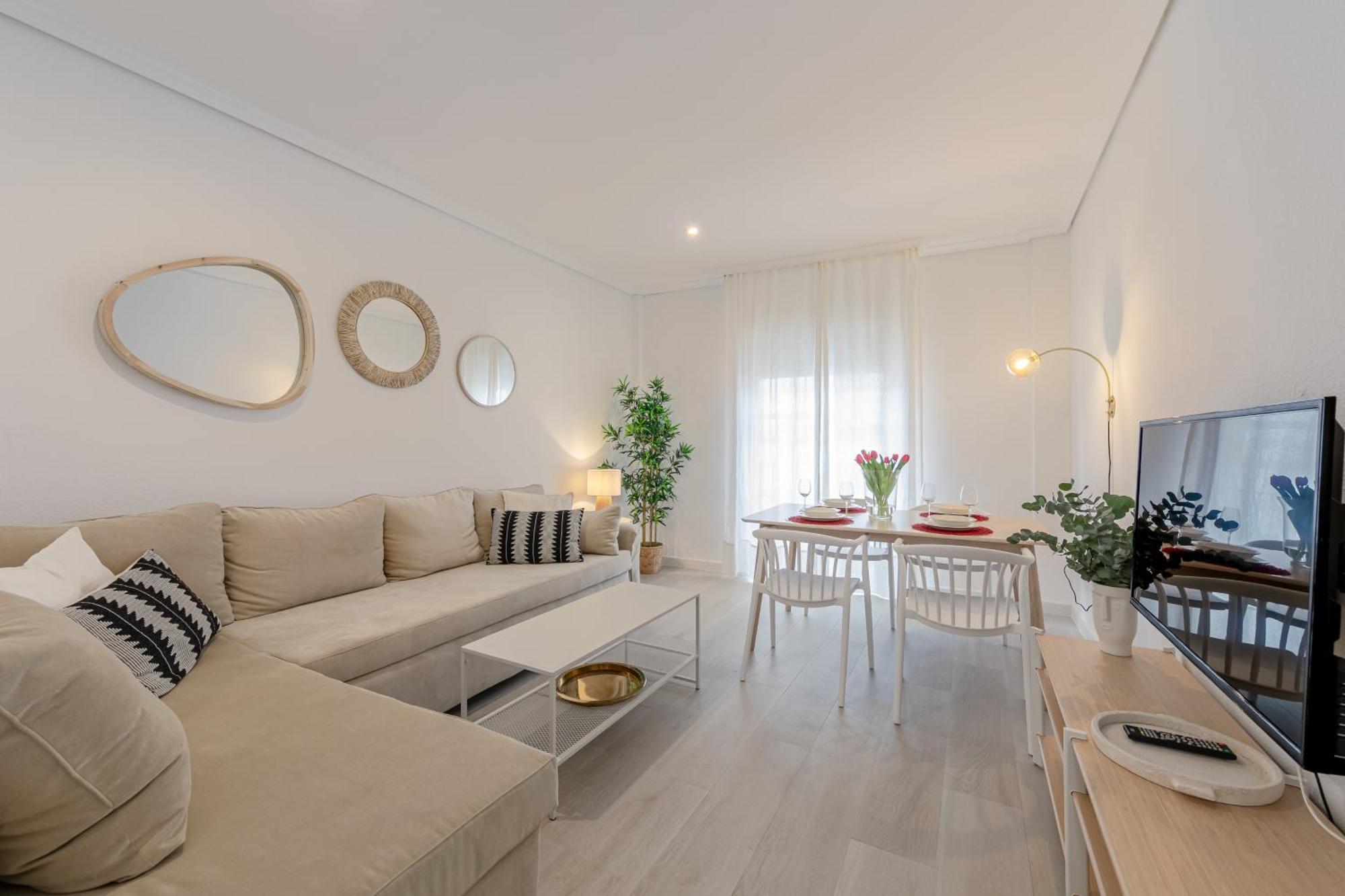 Isg Apartments Becquer Free Parking Inside The Building Sevilla Bagian luar foto